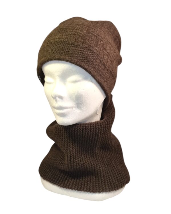 Bonnet en duvet de yak couleur chocolat noir