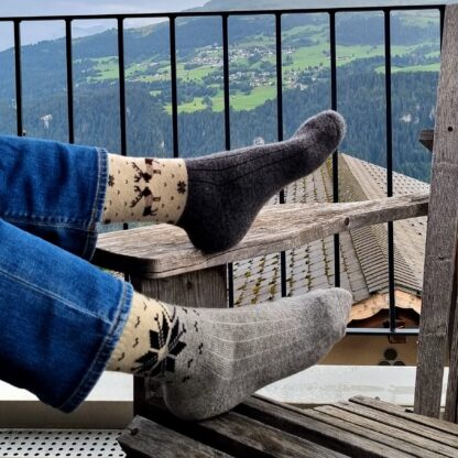 Chaussettes en laine de mouton motif renne. – Image 3